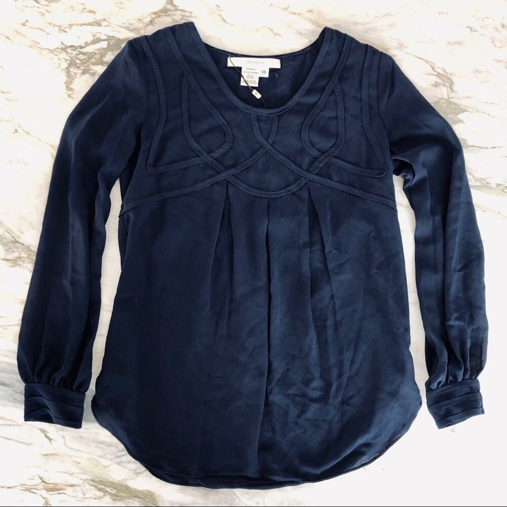 Studio M Women's Flowy Lightweight Long Sleeve Blouse in Navy Blue Size XS - Picture 2 of 6